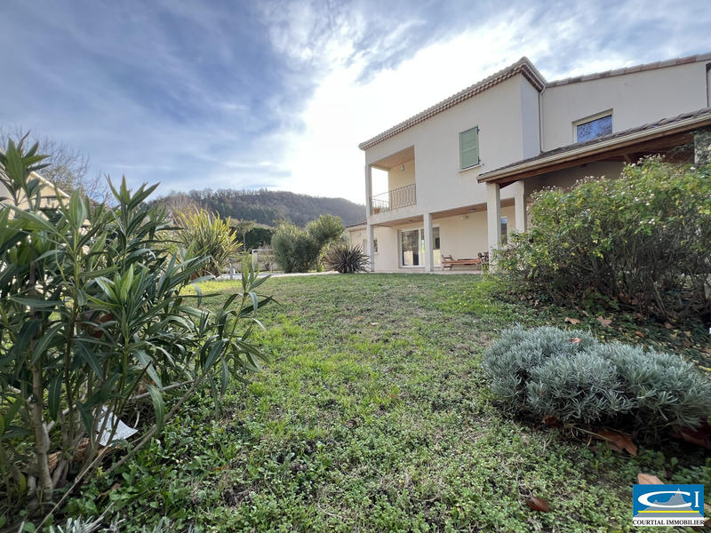 Villa - 189 m² - 7 pièces