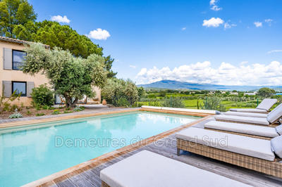 Mas - 250 m² - 8 pièces