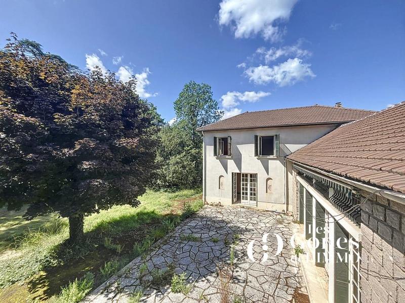 Maison - 246 m² - 6 pièces