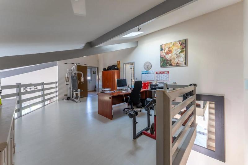 Maison - 196 m² - 6 pièces