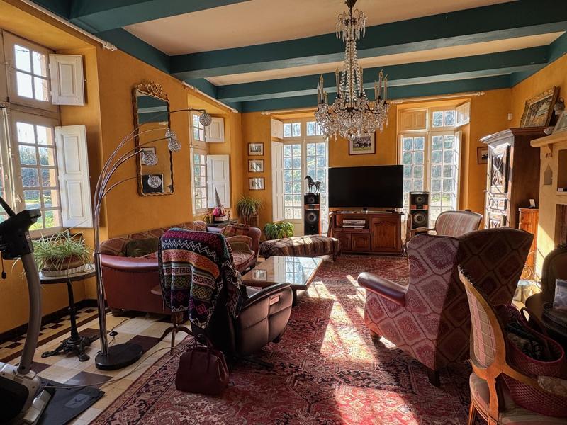 Maison - 355 m² - 15 pièces