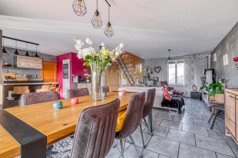 Maison traditionnelle - 173 m² - 7 pièces