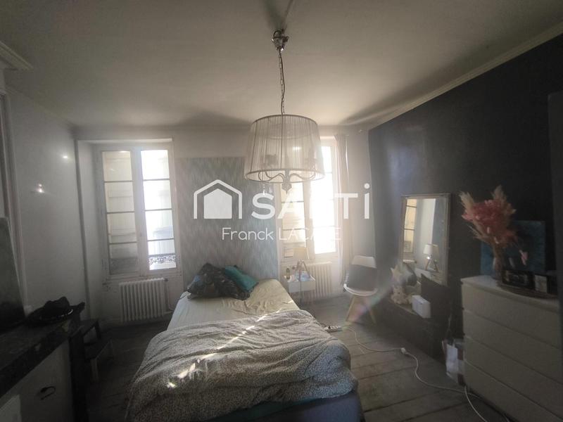 Maison - 232 m² - 8 pièces