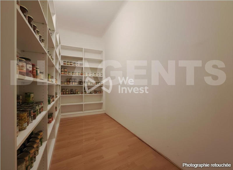 Maison - 213 m² - 8 pièces