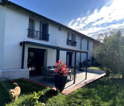Maison - 224 m² - 7 pièces