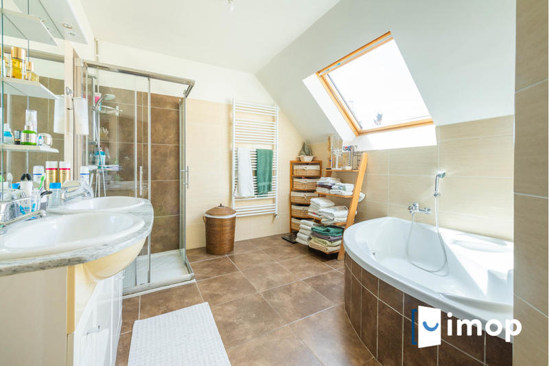 Maison - 189 m² - 7 pièces