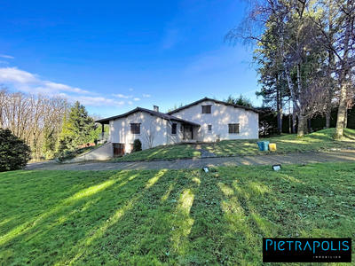 Maison - 245 m² - 10 pièces