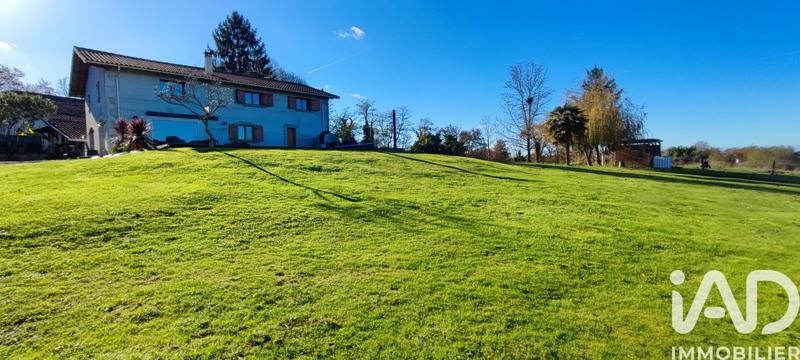 Maison - 229 m² - 7 pièces