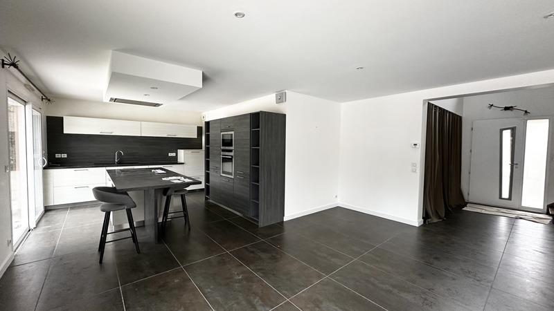 Maison - 185 m² - 6 pièces