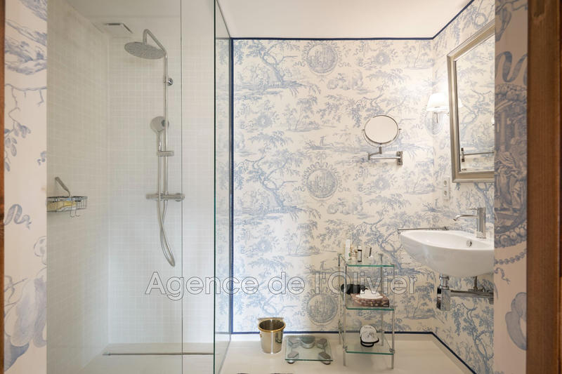 Maison - 451 m² - 13 pièces