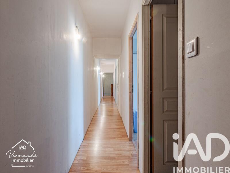 Maison - 230 m² - 9 pièces