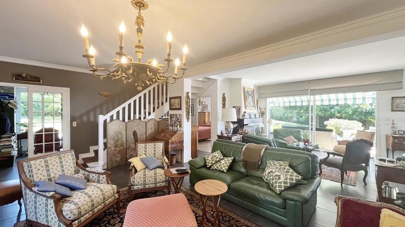 Maison - 192 m² - 6 pièces