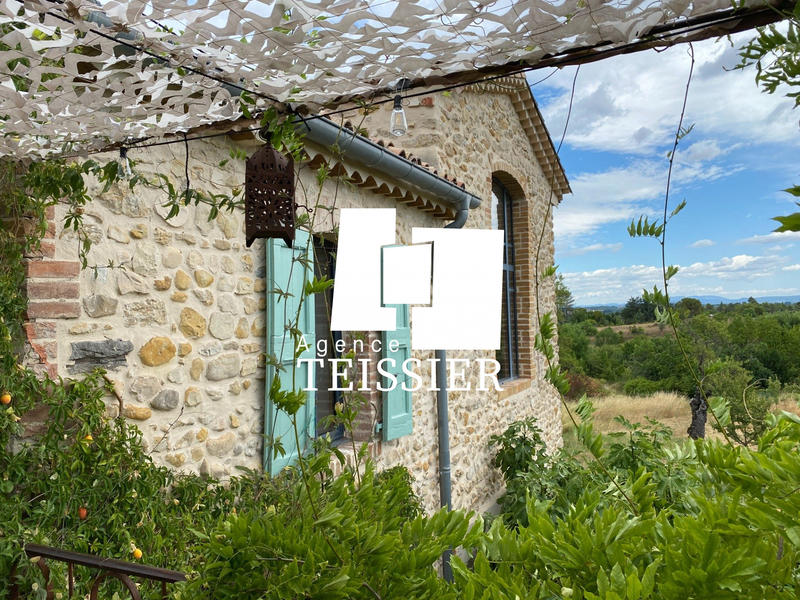 Maison - 230 m² - 5 pièces