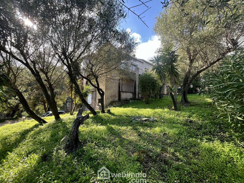 Maison - 339 m² - 12 pièces