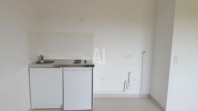 Studio - 30 m² - 1 pièce