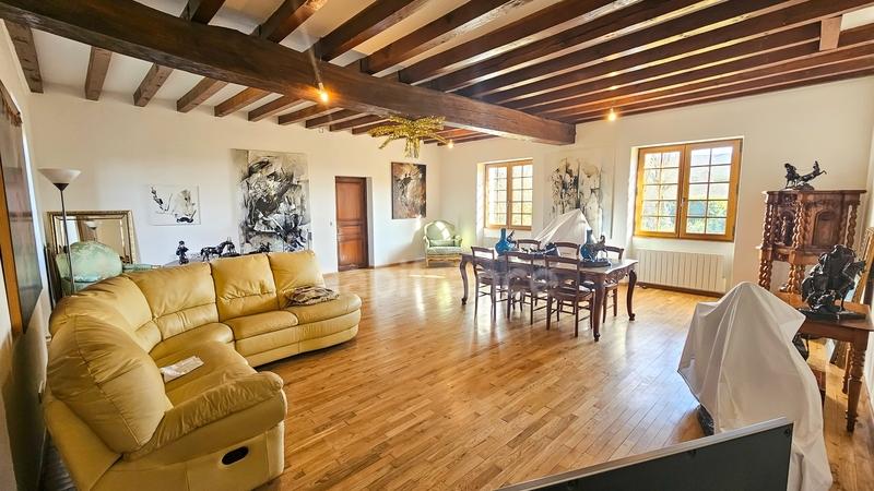 Corps de ferme - 550 m² - 15 pièces