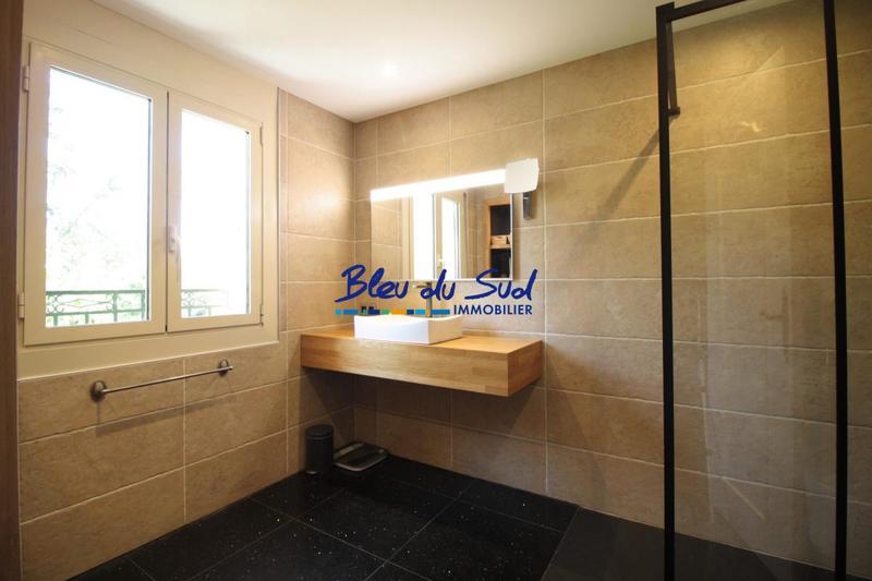 Villa - 275 m² - 7 pièces