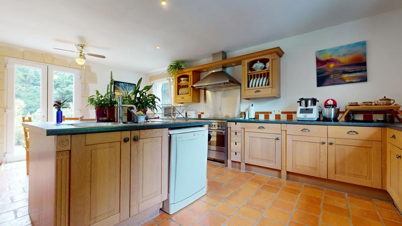 Maison traditionnelle - 140 m² - 5 pièces