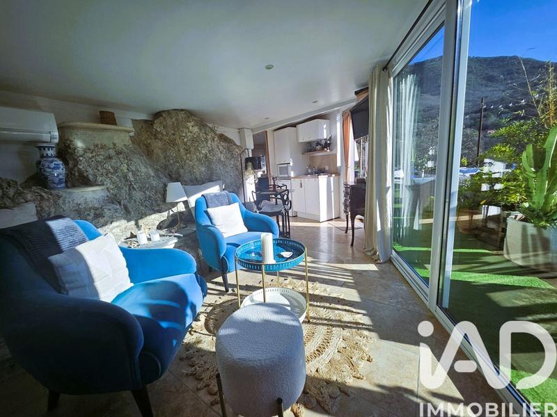 Maison - 200 m² - 11 pièces