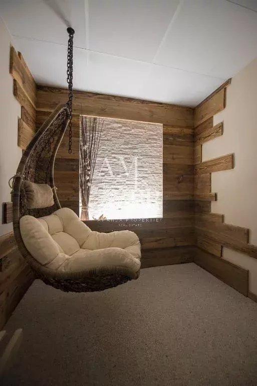 Châlet - 900 m² - 14 pièces