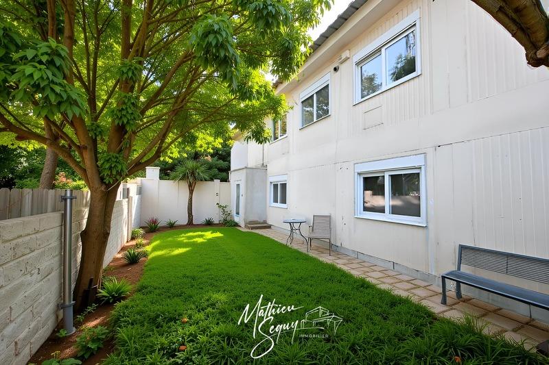 Local d'activité / Entrepôt - 274 m² - 9 pièces