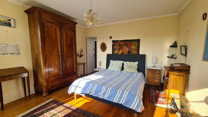 Maison - 203 m² - 8 pièces