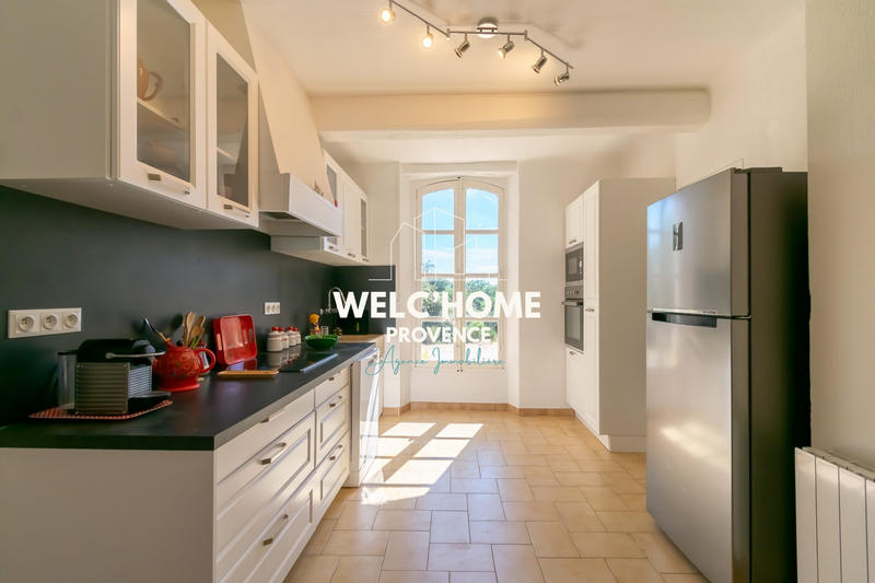 Maison - 181 m² - 9 pièces