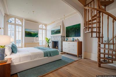 Duplex - 239 m² - 8 pièces