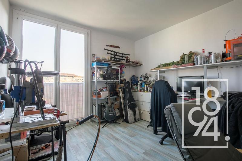 Appartement - 86 m² - 4 pièces