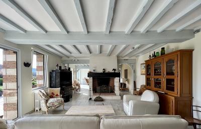 Maison - 230 m² - 8 pièces