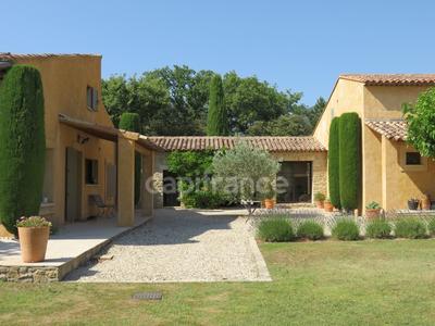 Villa - 293 m² - 10 pièces