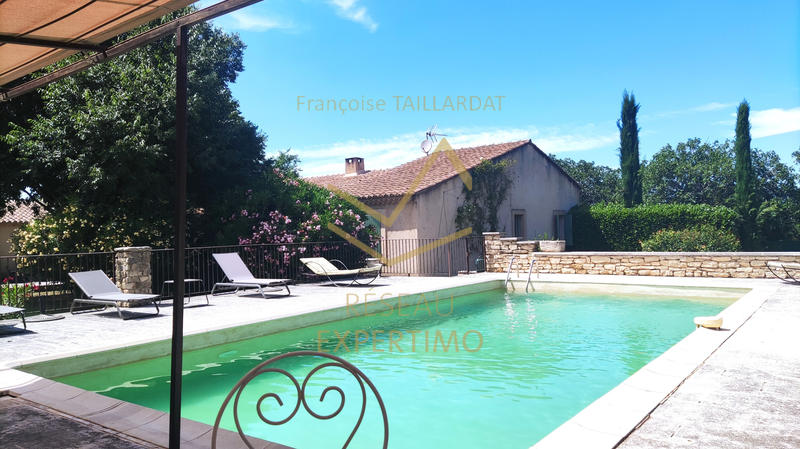 Propriété - 265 m² - 10 pièces