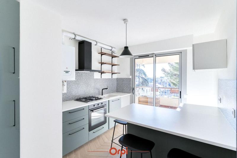 Appartement - 94 m² - 4 pièces