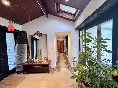 Villa - 295 m² - 10 pièces