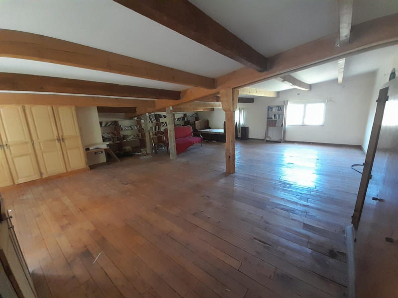 Maison - 204 m² - 7 pièces