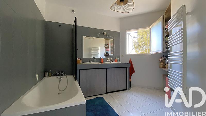 Maison - 200 m² - 6 pièces