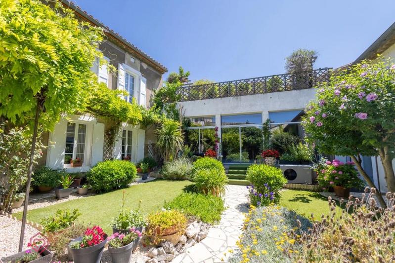 Maison de maîtres - 276 m² - 9 pièces