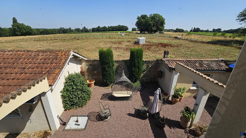 Maison contemporaine - 273 m² - 9 pièces