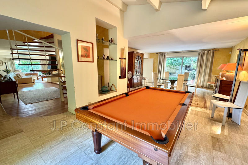 Villa - 260 m² - 6 pièces