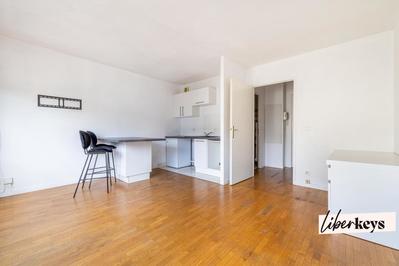 Studio - 25 m² - 1 pièce