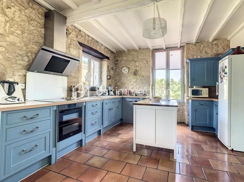 Demeure - 316 m² - 10 pièces