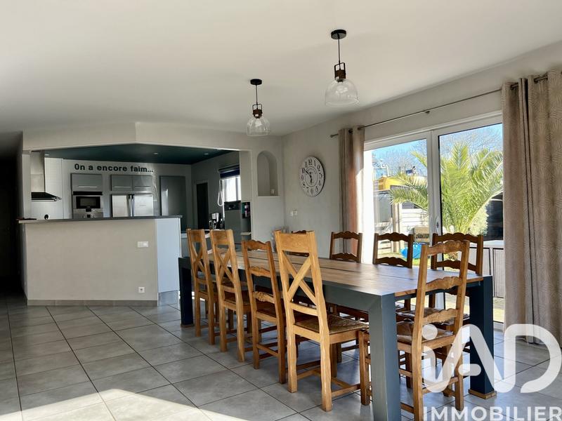 Maison - 217 m² - 7 pièces