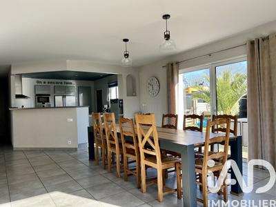 Maison - 217 m² - 7 pièces