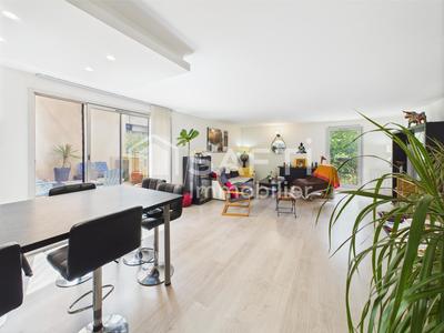 Appartement - 94 m² - 4 pièces