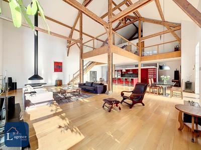 Maison contemporaine - 607 m² - 9 pièces