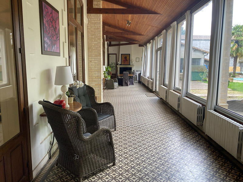 Maison - 454 m² - 14 pièces