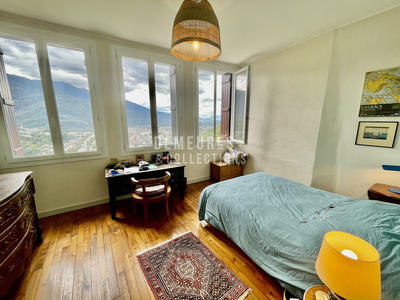 Château - 210 m² - 9 pièces