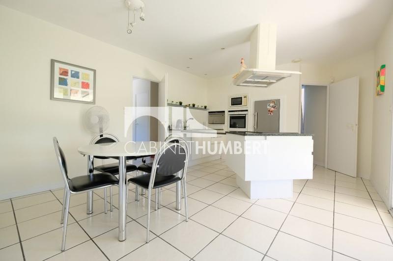 Maison - 220 m² - 7 pièces