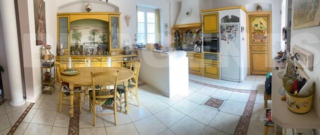 Corps de ferme - 300 m² - 10 pièces