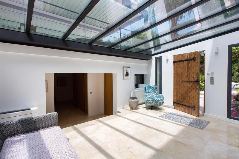 Villa - 300 m² - 6 pièces